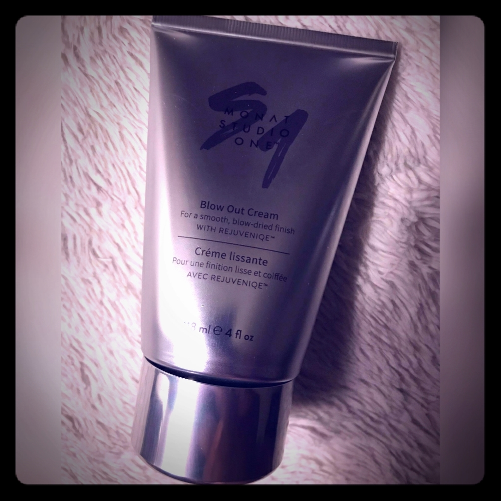 Monat Blow Out Cream